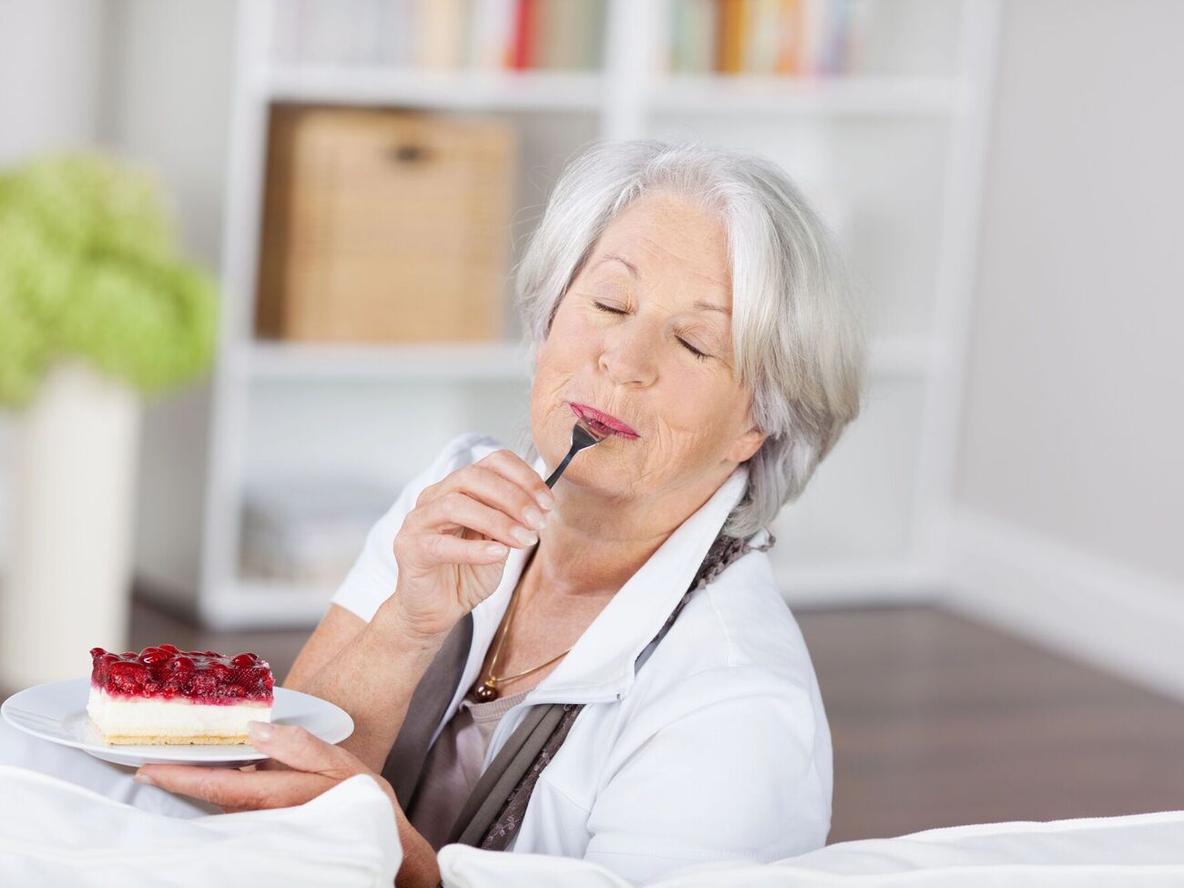 Диетолог предупредила, что есть много людей, которые когда-то употребляли любую пищу, однако потом начали стремительно набирать вес