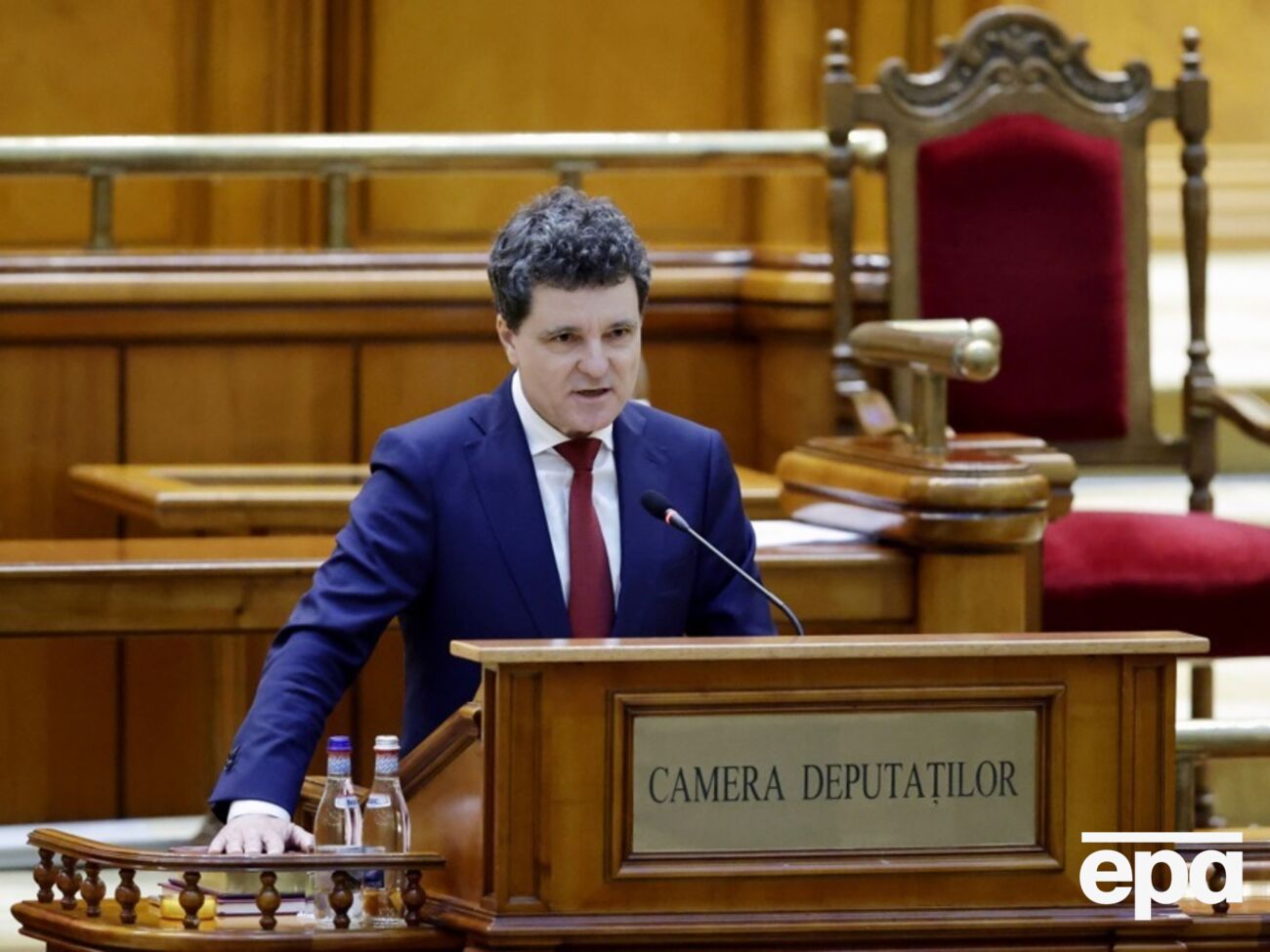 Дан 26 травня склав присягу