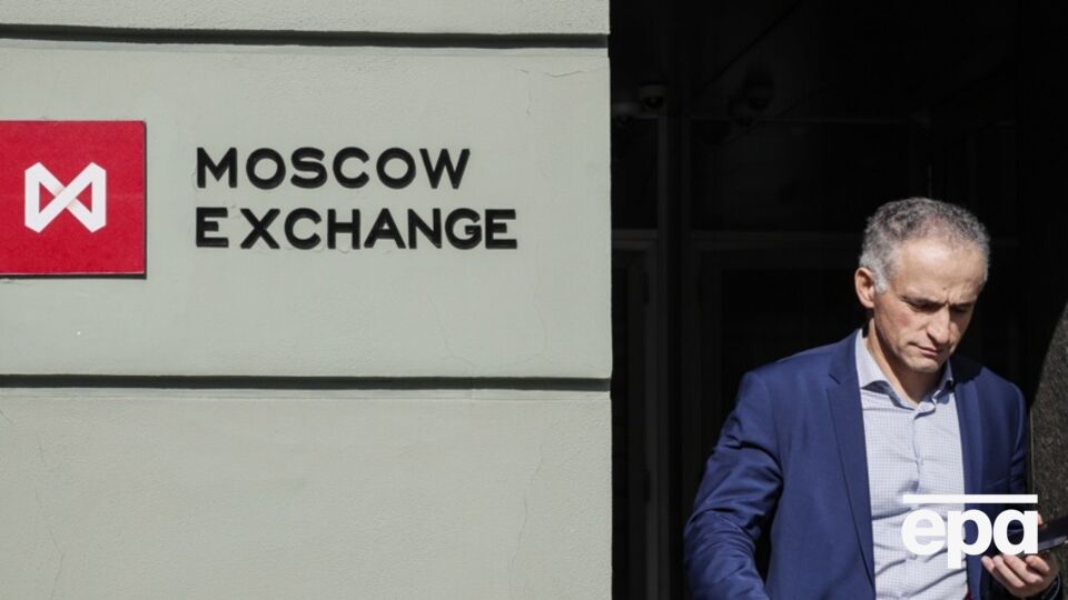 Акции "Сбербанка" и ВТБ подешевели на 1,5% и 2,4% соответственно