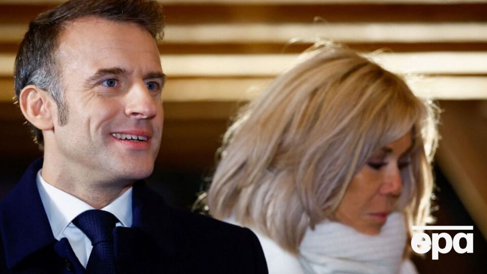 Макрон одружився зі своєю вчителькою 2007 року, а за 10 років став президентом Франції