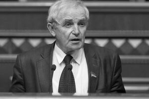 1956 року Гнаткевича умовно засудили за "антирадянську агітацію" – принципову позицію у відстоюванні свобод і національної ідентичності українського народу
