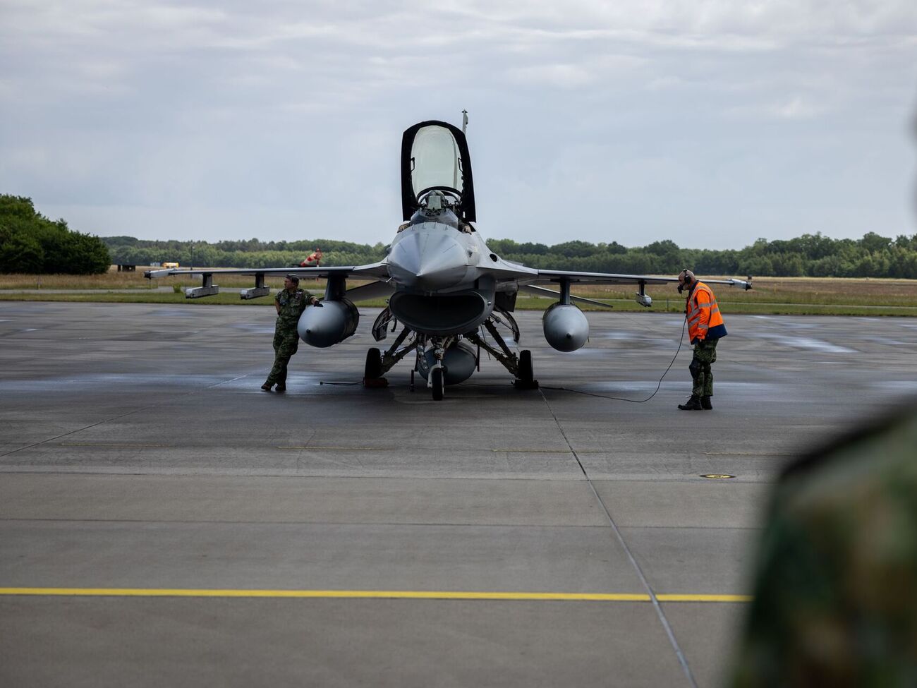 Загалом Нідерланди передали Україні 24 винищувачі F-16