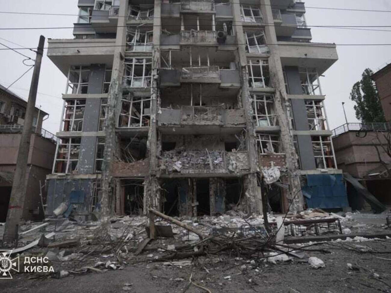 Київська студія після нічного обстрілу Росією в ніч на 25 травня 2025 року