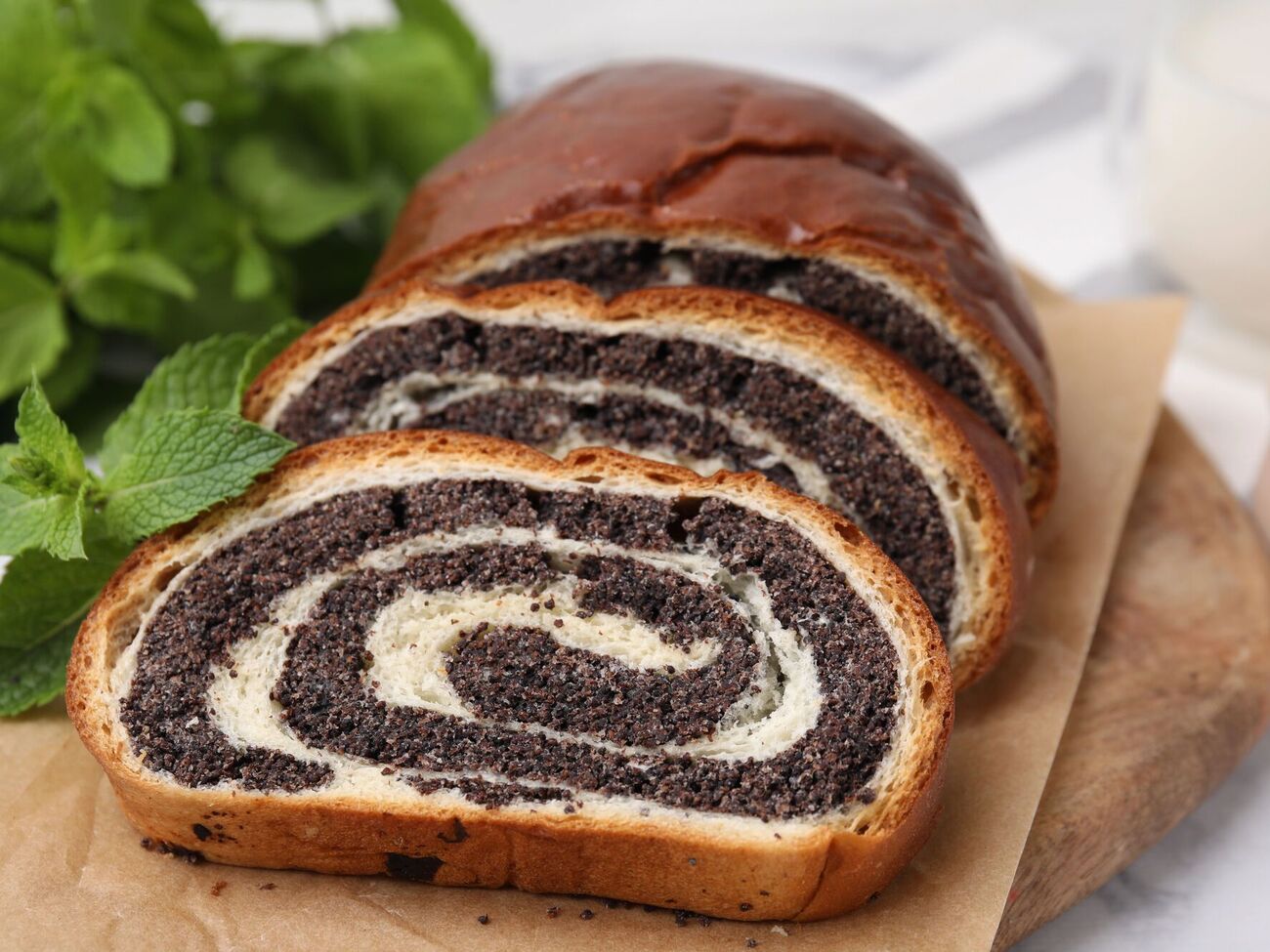 На заварному тісті маковий завиванець довго не черствіє