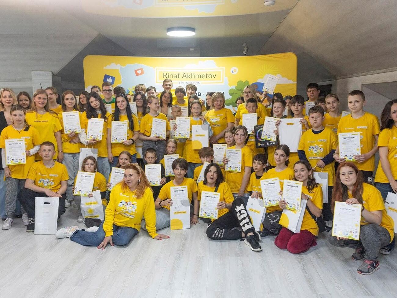 Главным событием смены были мастер-классы Златы Огневич, сообщил Фонд