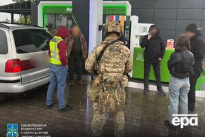 У фигурантов изъяты 12 автомобилей и 17 единиц оружия