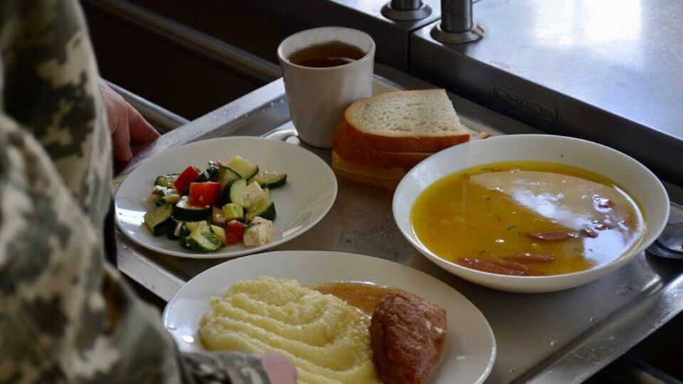 Сами военные просят добавить зефир, кексы и воду