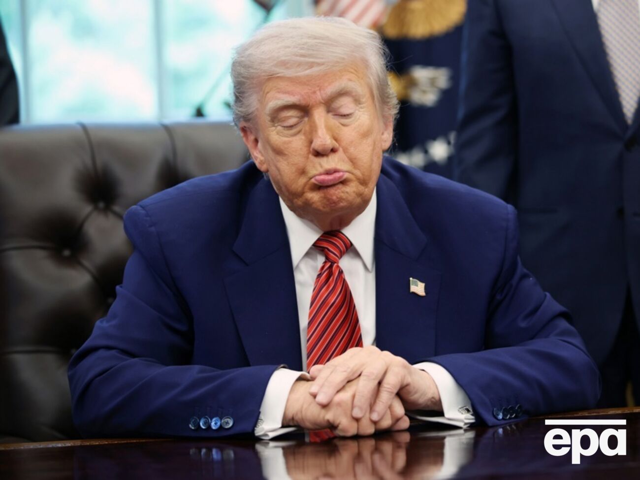 Трамп считает, что "нынешний статус-кво" не отвечает общим интересам по привлечению РФ за стол переговоров, отметило СМИ