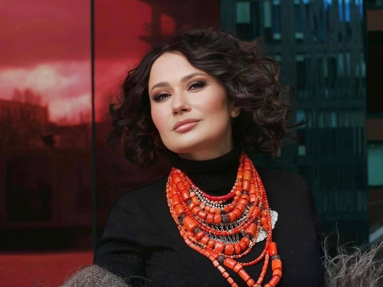 Мозгова народилася в сім’ї композитора й головної режисерки Палацу "Україна"