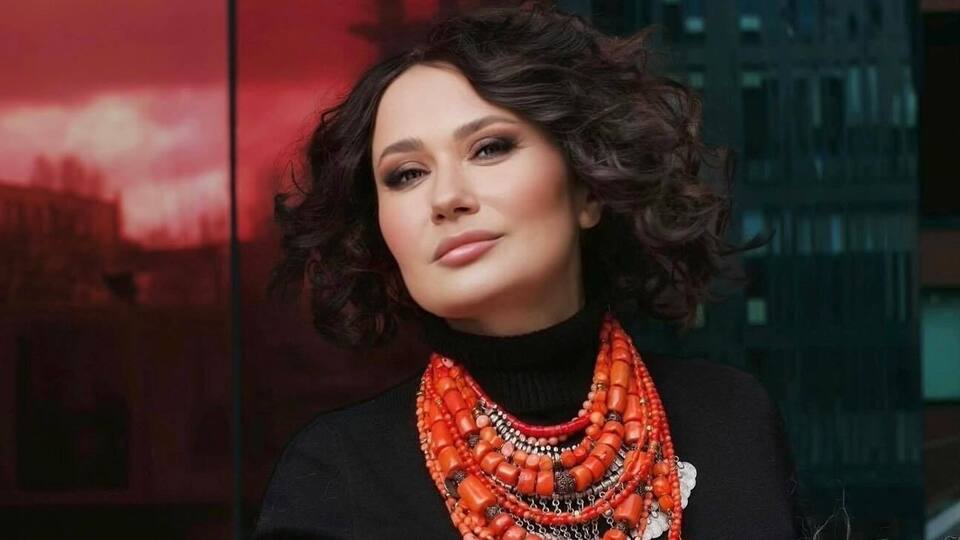 Мозговая родилась в семье композитора и главного режиссера Дворца "Украина"
