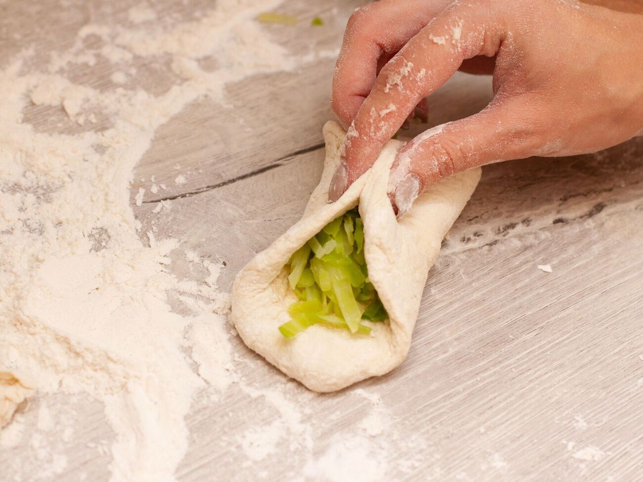 Начинку нужно плотно защипывать