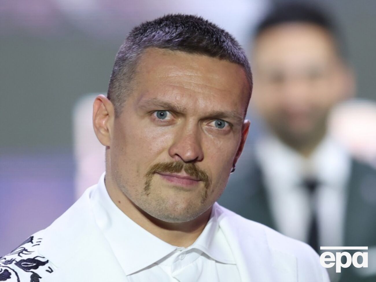 Боксер закликав дітей не піддаватися вербуванню РФ у мережі