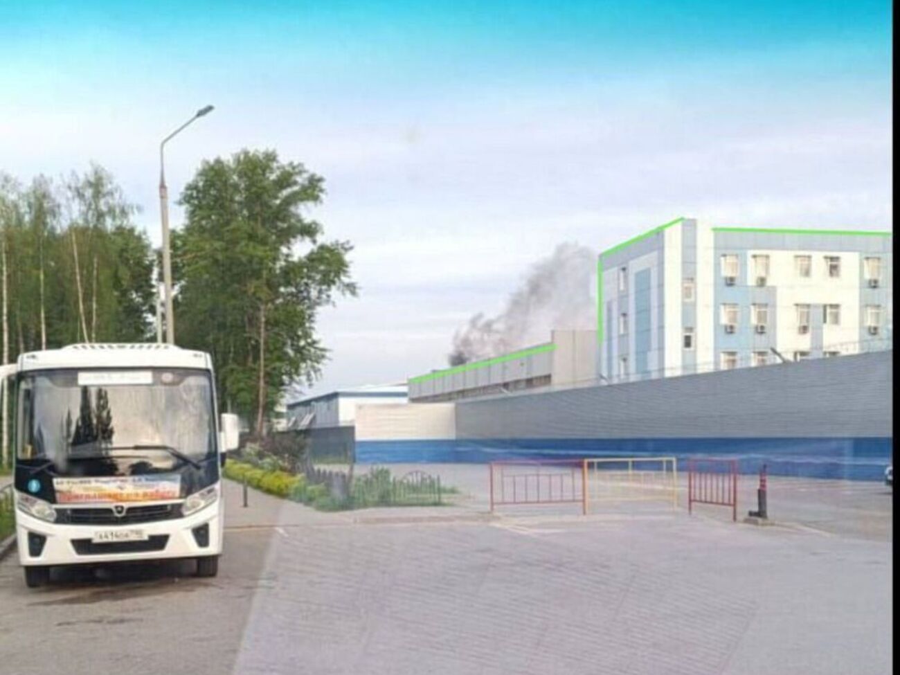 Пораженный завод под Москвой входит в корпорацию "Тактическое ракетное вооружение" и производит крылатые ракет разных классов: "воздух – воздух", "воздух – земля", "земля – земля"