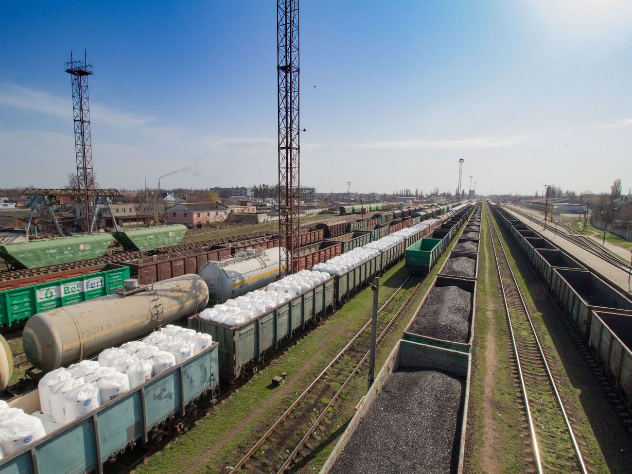 Установление тарифного предела в 26 тонн противоречит международным стандартам морской логистики, отметили в АМЭУ