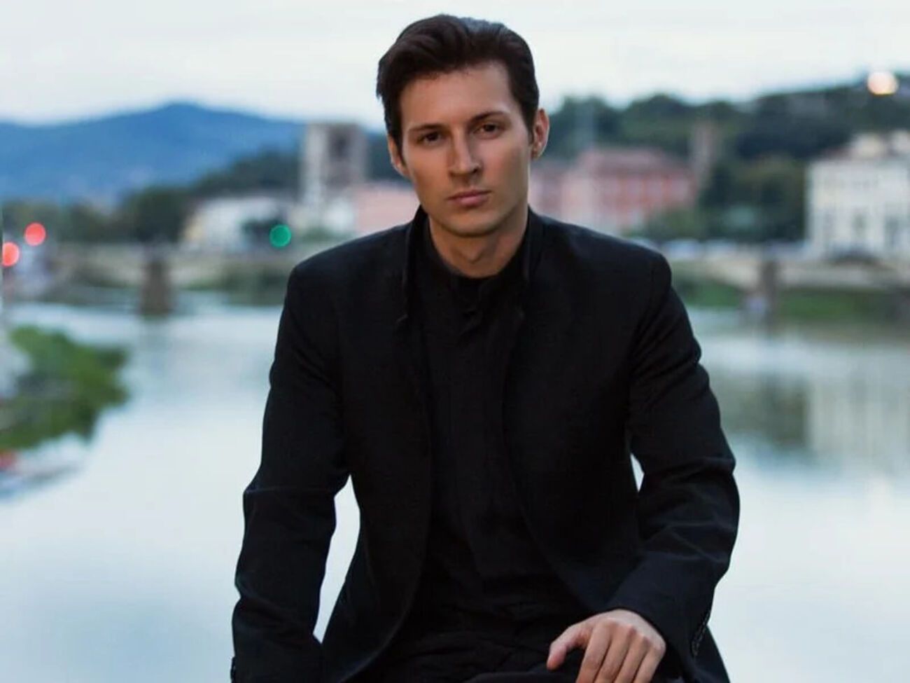 Дуров подчеркнул, что это сотрудничество предполагает распространение чат-бота Grok среди пользователей мессенджера