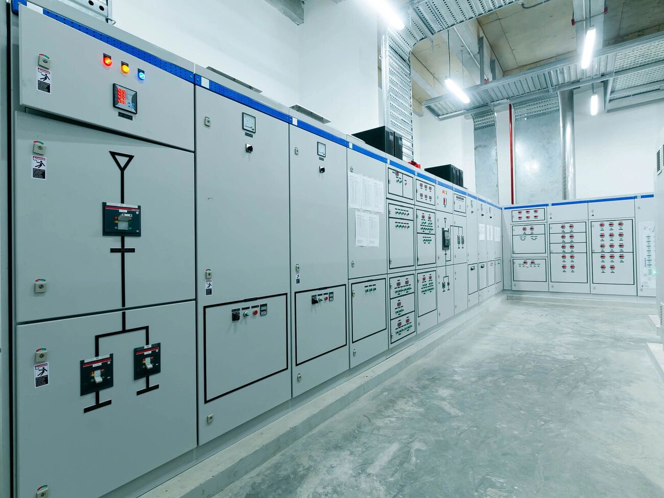 Импорт электроэнергии может быть очень выгодным для промышленности, отметил Омельченко