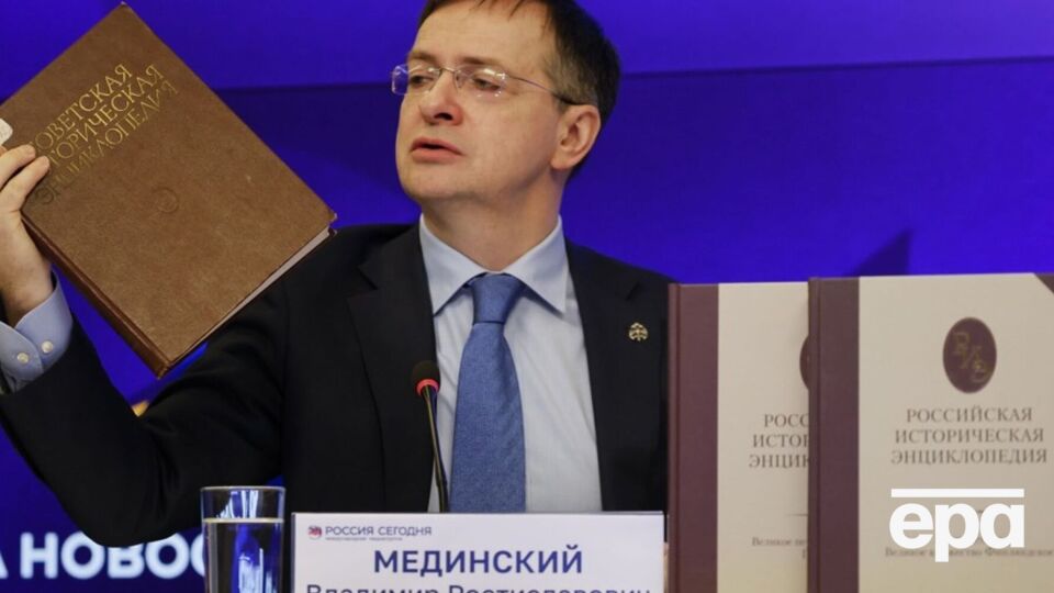 По словам Мединского, он якобы предложил Умерову "точную дату и место встречи"