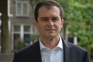 Ченцов зазначив, що на рішення Єврокомісії "вплинула безпекова ситуація в Україні, яка, на жаль, не покращується"