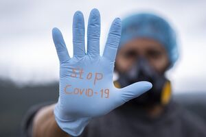 Эксперты предостерегают, что распространение нового штамма COVID-1 в Китае свидетельствует о его более высокой заразности по сравнению с другими доминантными респираторными вариантами