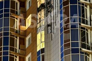 У будинку пошкоджено фасад і вікна