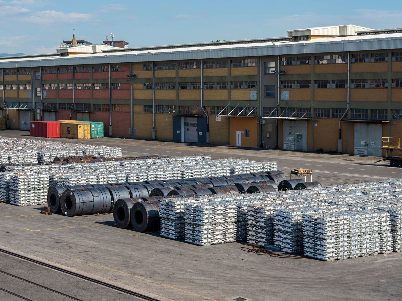 Західні санкції не змогли повною мірою вплинути на експорт ресурсів із РФ, зазначив GMK Center
