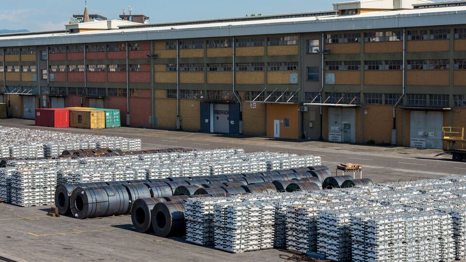 Западные санкции не смогли в полной мере повлиять на экспорт ресурсов из РФ, отметил GMK Center