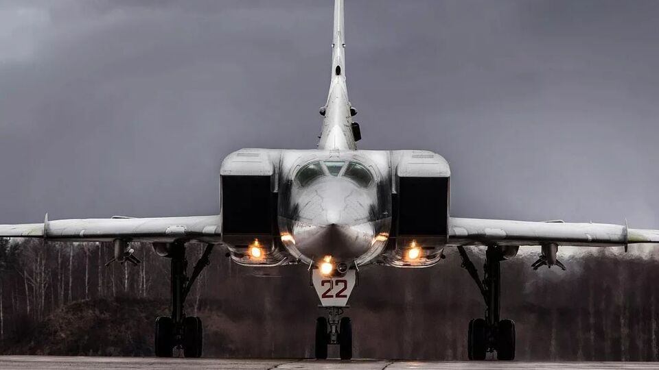 В начале недели на аэродроме в Мурманской области находилось 40 Ту-22М3