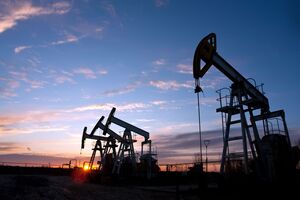 Цены на нефть падают, что невыгодно для РФ