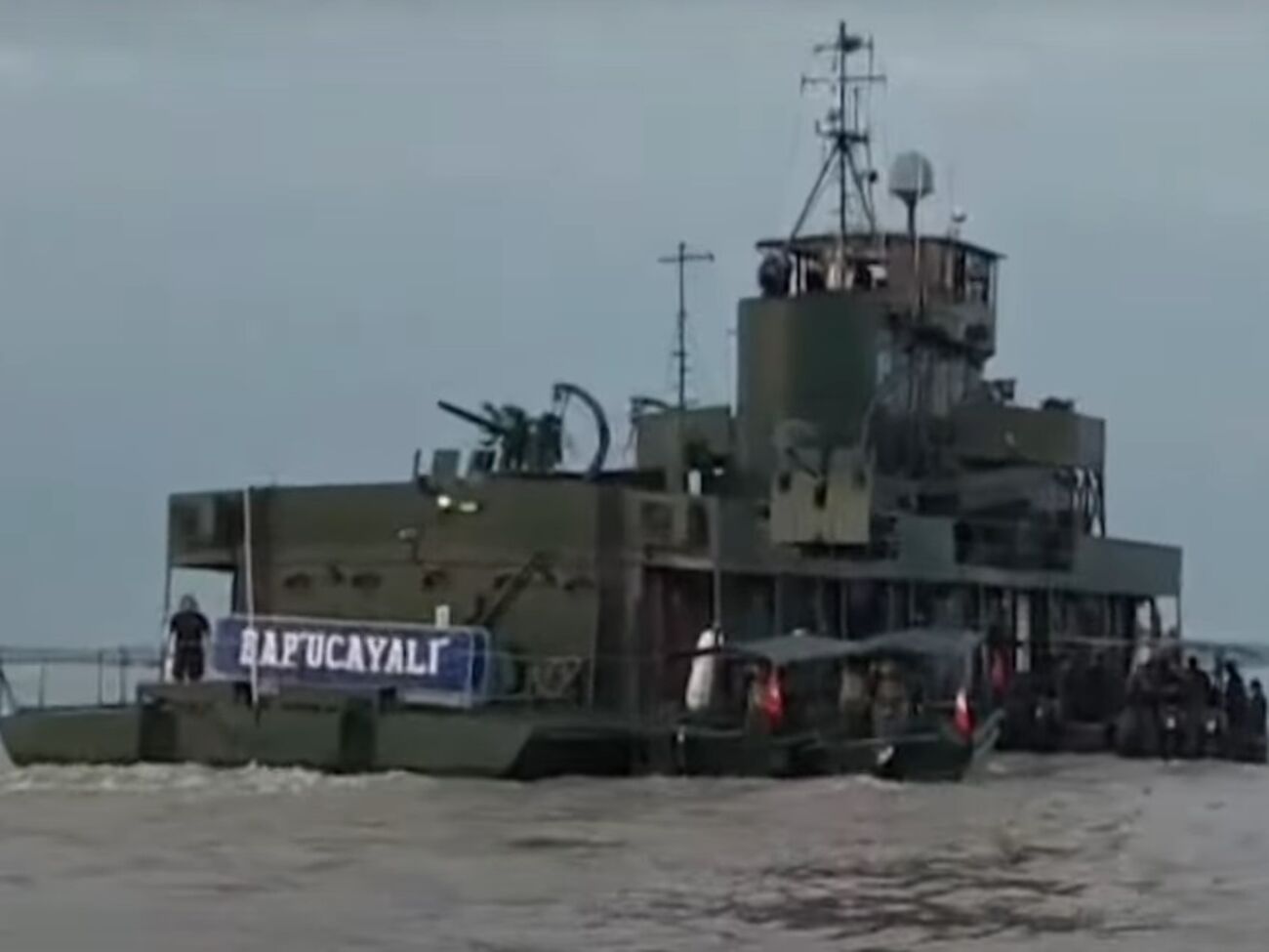 Одного члена екіпажу шукають, пишуть ЗМІ