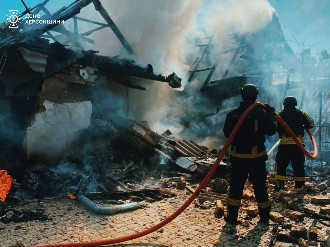 У ДСНС показали наслідки російських атак на Херсон