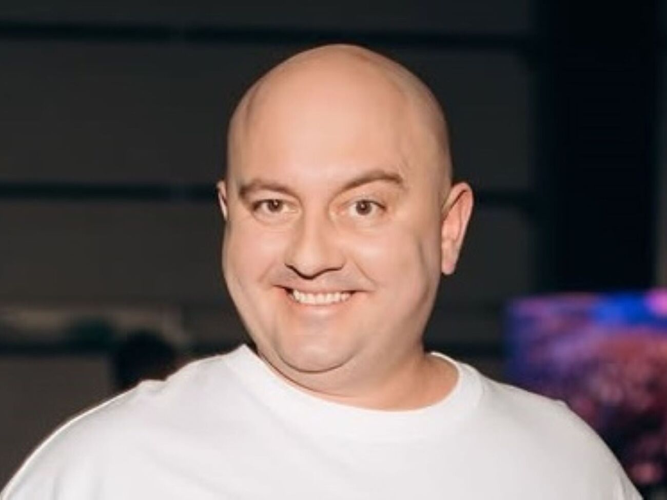 Ткач родился в 1983 году в Днепре