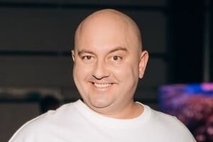 Ткач родился в 1983 году в Днепре