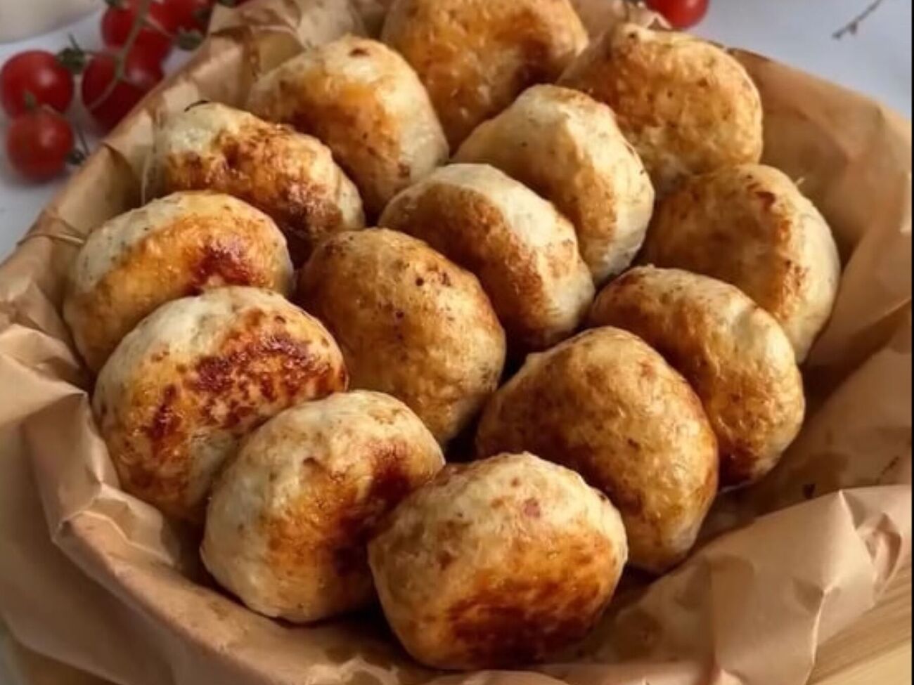 Сформируйте котлеты и обжарьте на сковороде до готовности