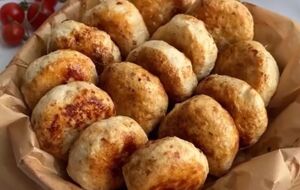 Сформируйте котлеты и обжарьте на сковороде до готовности