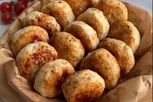 Сформуйте котлети й обсмажте на сковороді до готовності