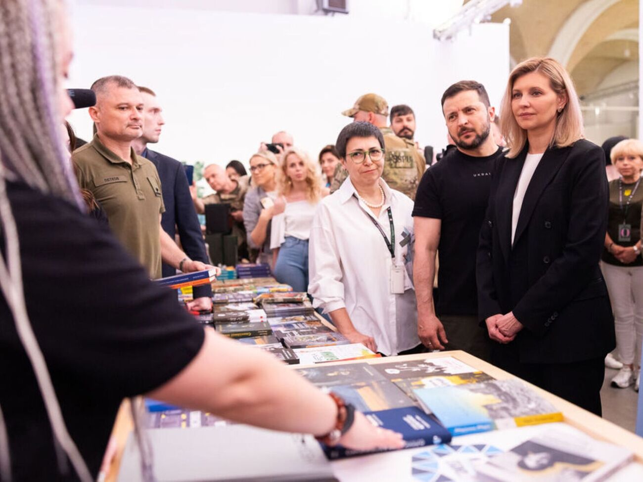 В издательстве Vivat Зеленские выбрали книгу "Майстер корабля" украинского писателя Юрия Яновского