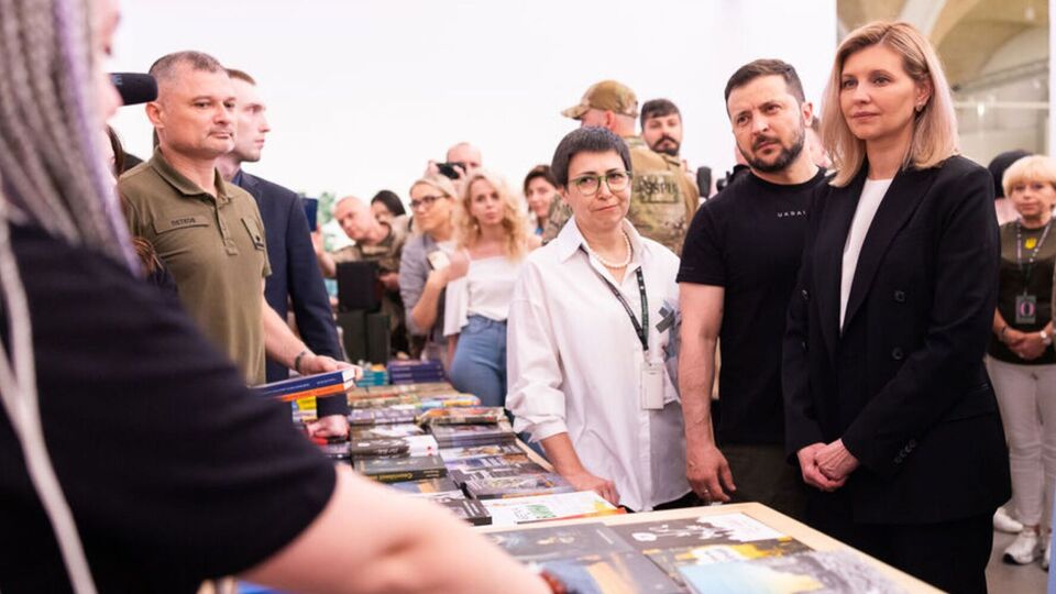 В издательстве Vivat Зеленские выбрали книгу "Майстер корабля" украинского писателя Юрия Яновского