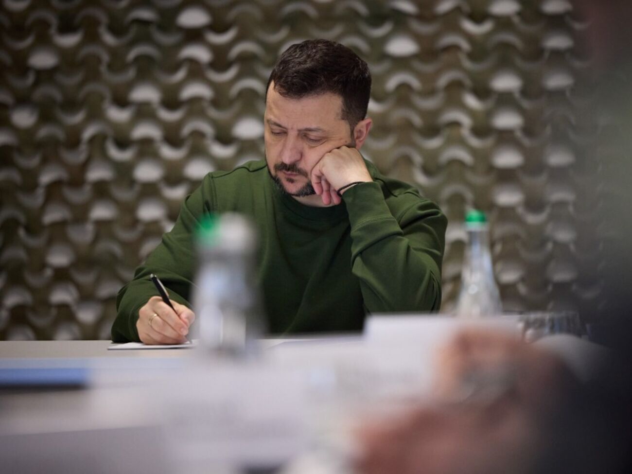 Зеленський скасував дію указу про святкування 1 червня