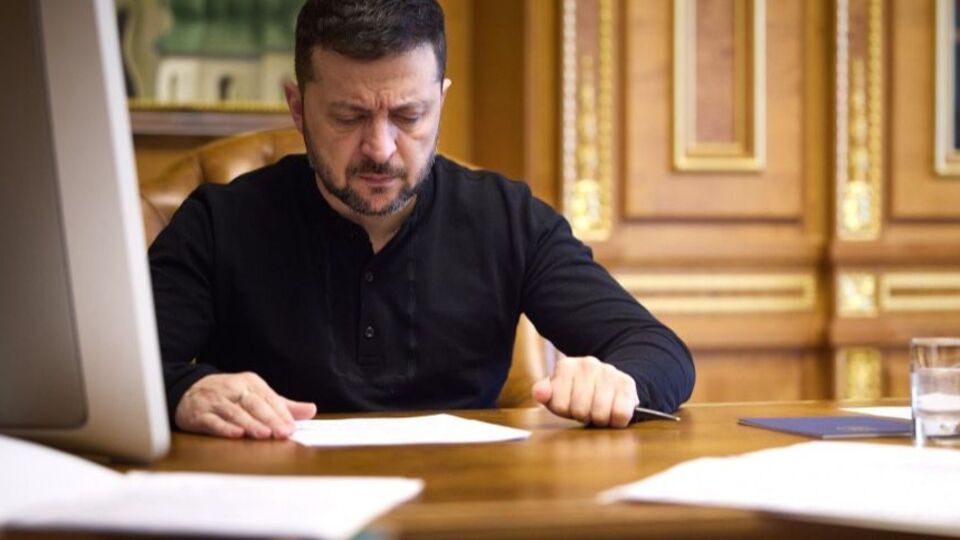 По данным журналистов, украинские власти настаивают, что прекращение огня должно предшествовать переговорам о мире