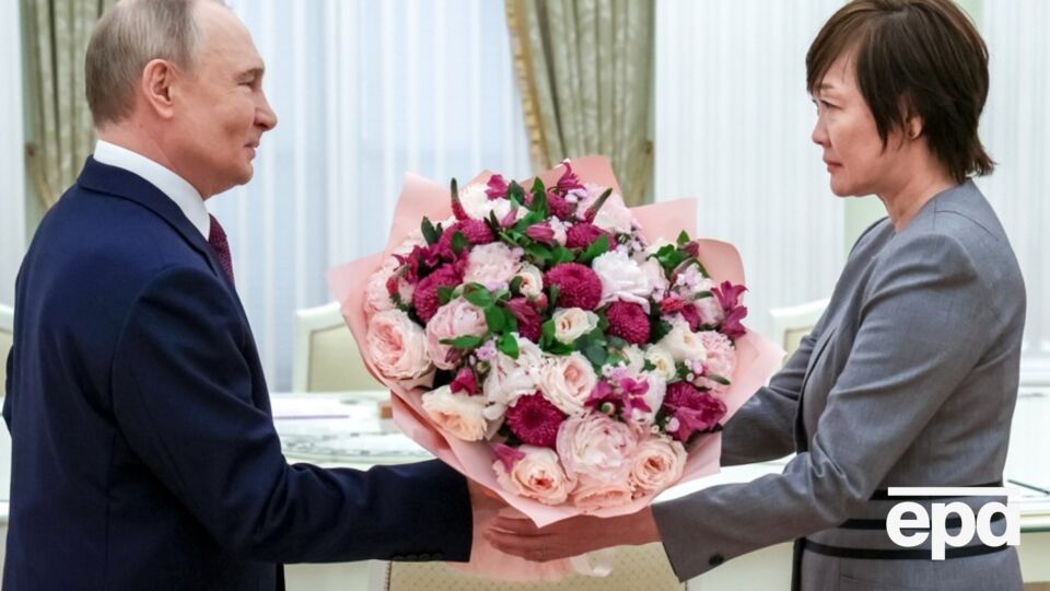 Цель визита Абэ в Москву не ясна. Японские СМИ описали ее встречу с Путиным как "дипломатию обаяния"