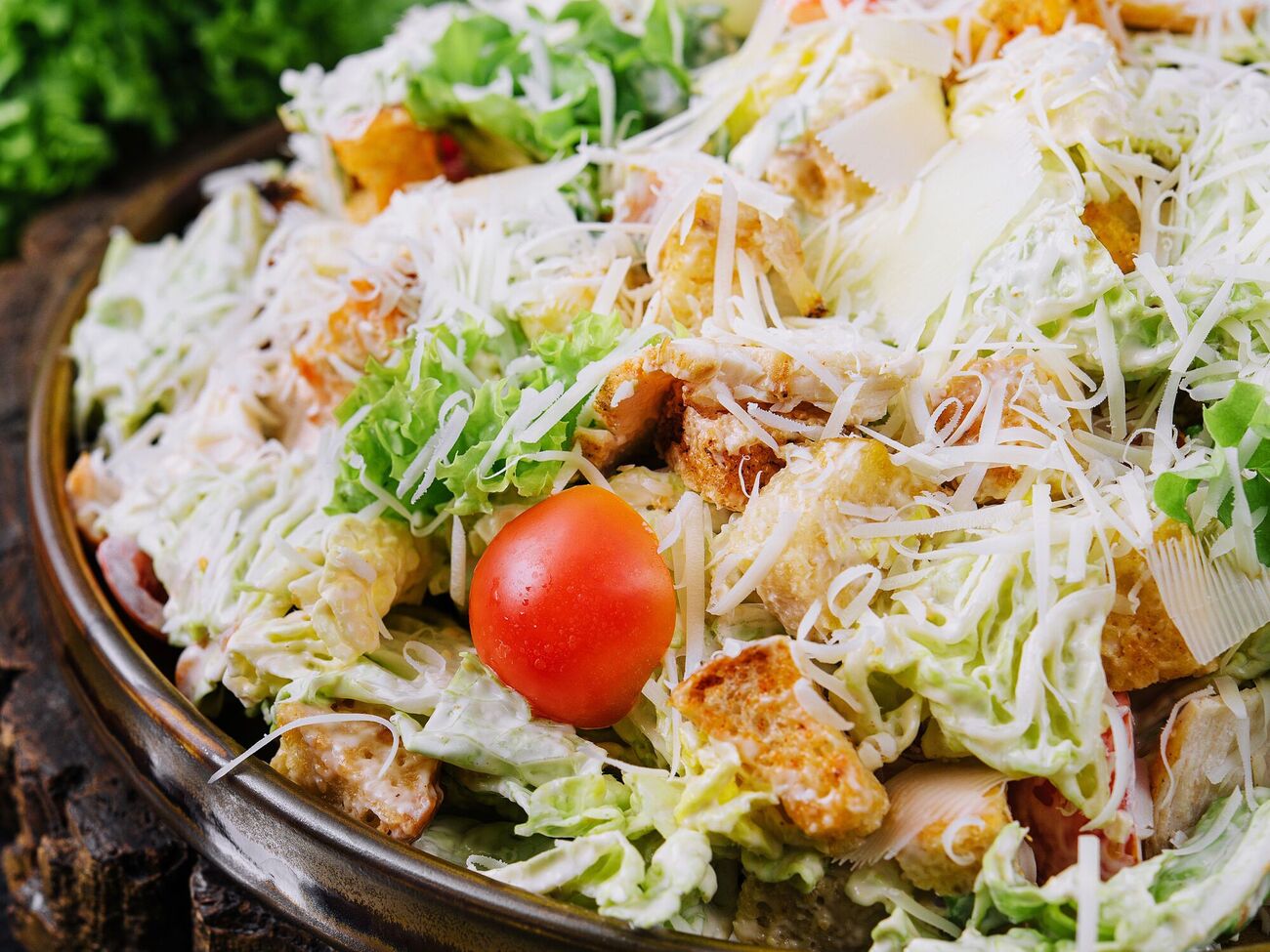 Для салата вам понадобится 300 г молодой капусты