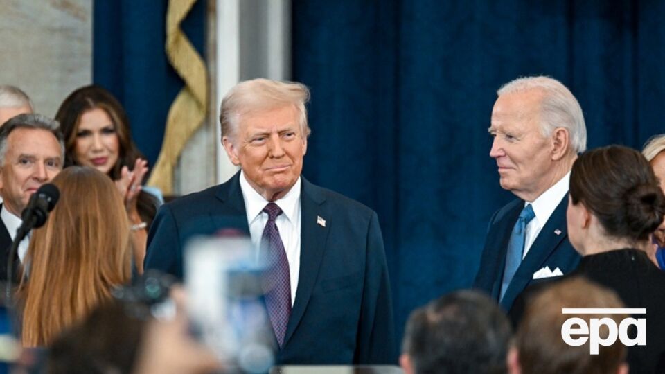 По мнению Трампа (на фото слева), Байден (на фото справа) за свою жизнь "не был умным человеком"