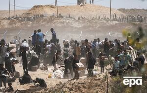 Жители сектора Газа останавливали грузовики с гуманитарной помощью и забирали груз