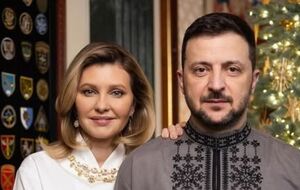 Чехию супруги Зеленские посетили в костюмах темных оттенков