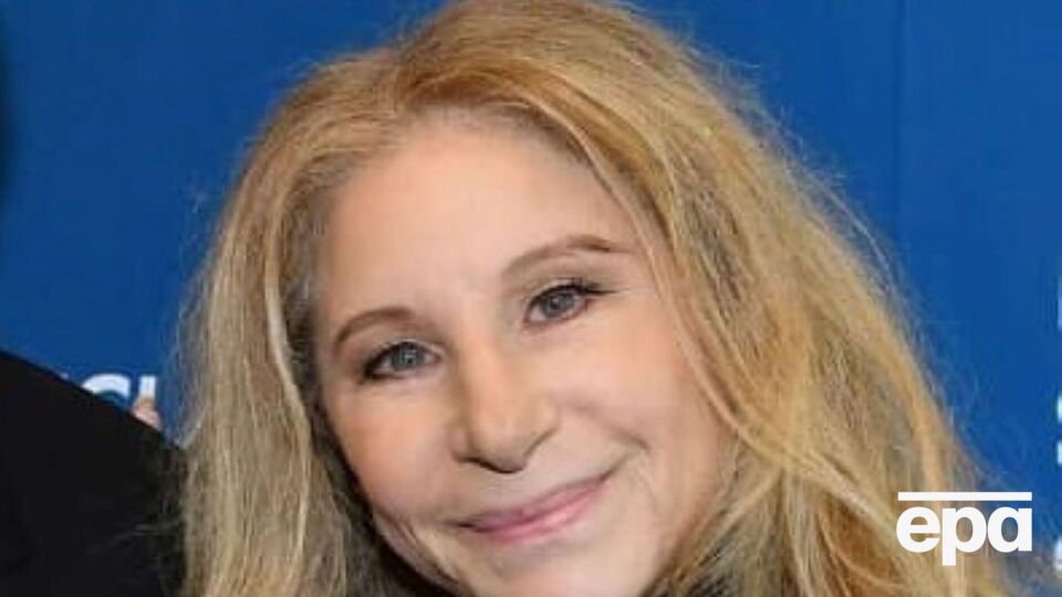 Собаку Фанни Стрейзанд приобрела, пока ждала клонов умершего домашнего любимца