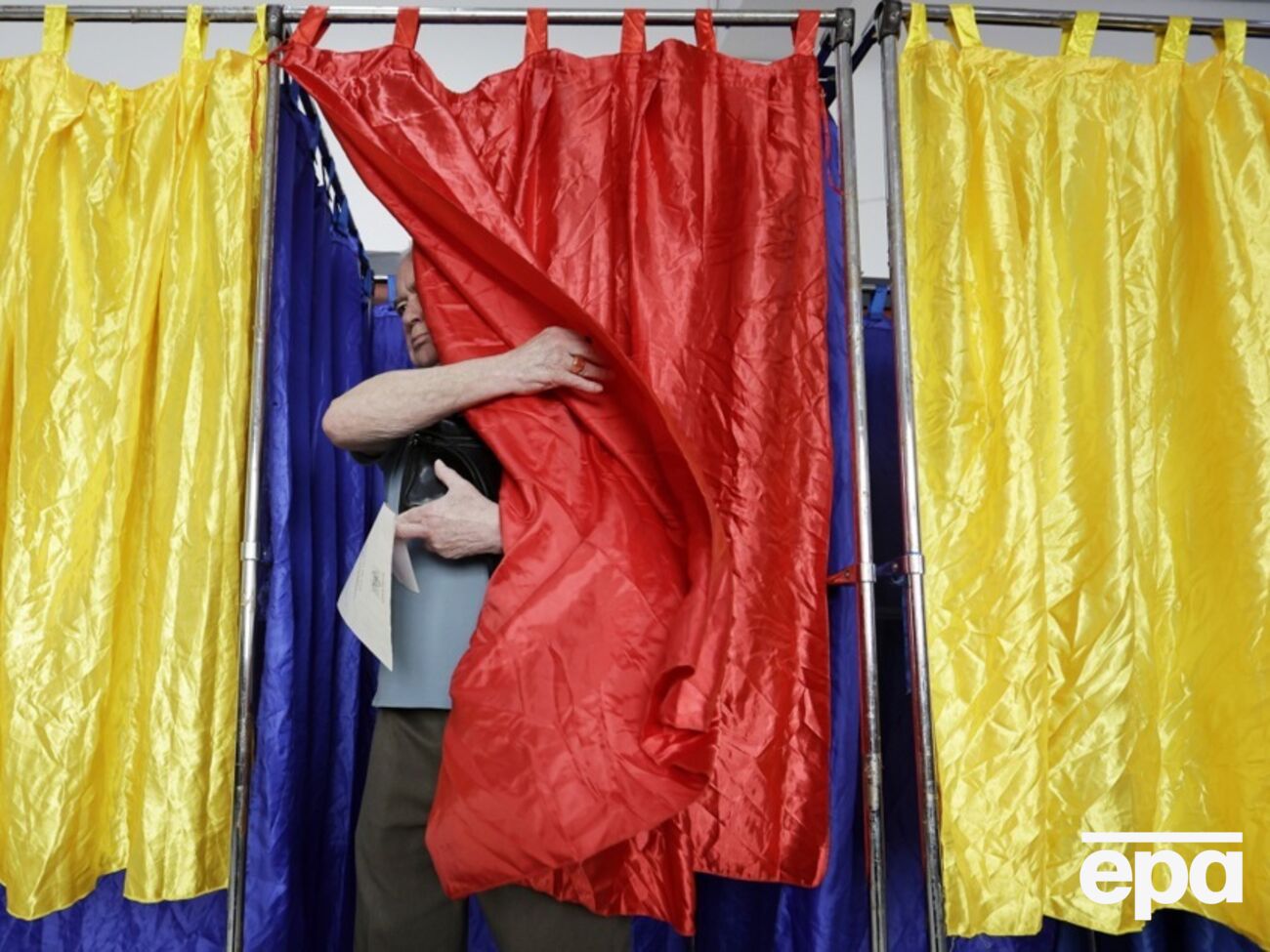 Румыны голосовали на выборах президента повторно