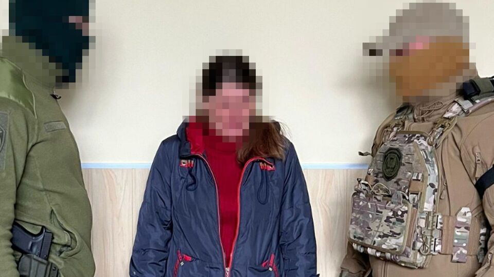 За даними слідства, фігурантка є жителькою прифронтового Мирнограда, який зазнає постійних обстрілів із боку окупантів