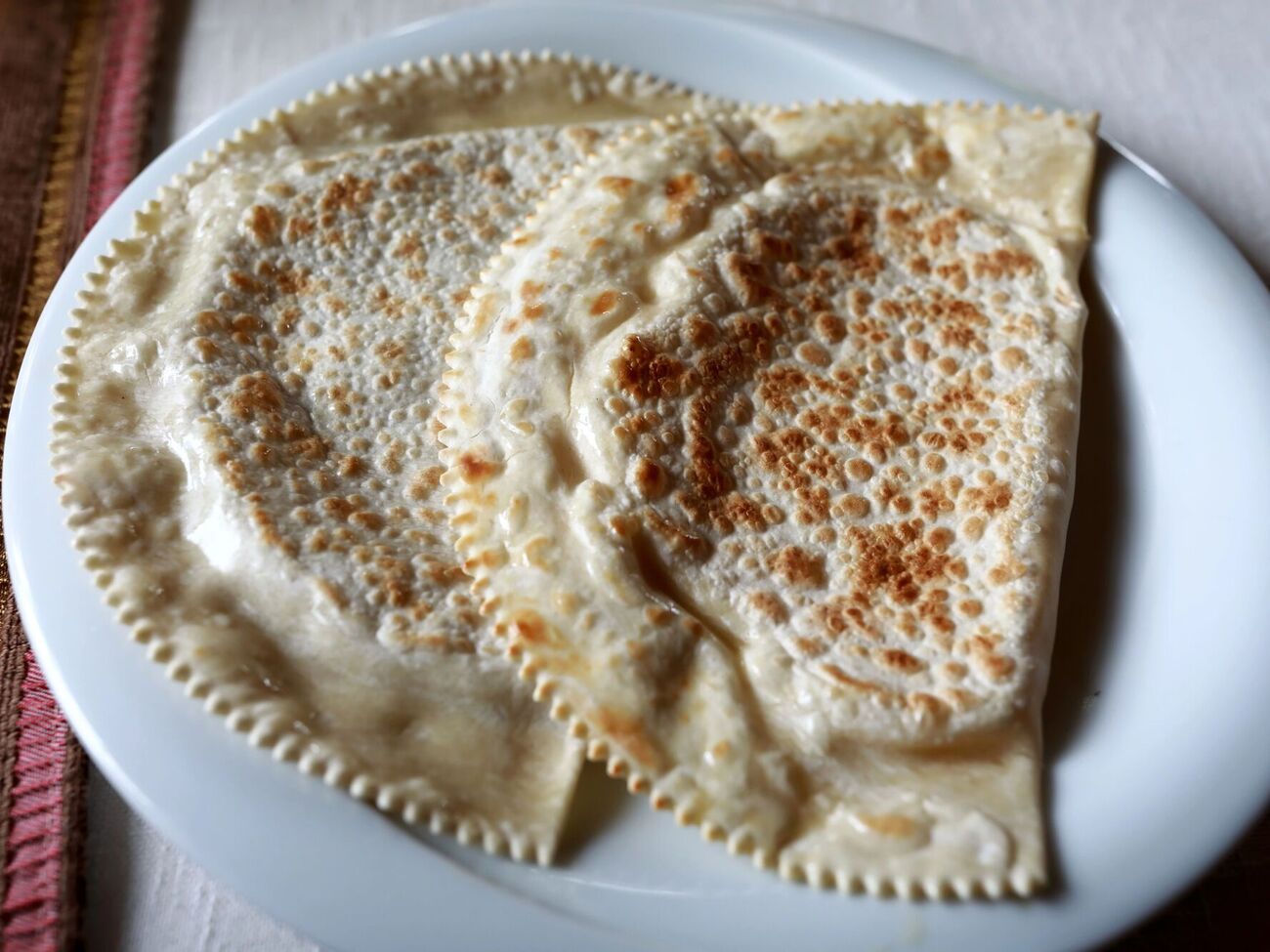 Янтыки можно приготовить на основе тортильи