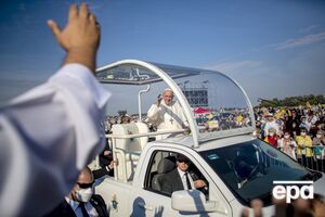 Передать "папамобиль" на переоборудование в мобильную клинику для детей Газы было последней волей понтифика