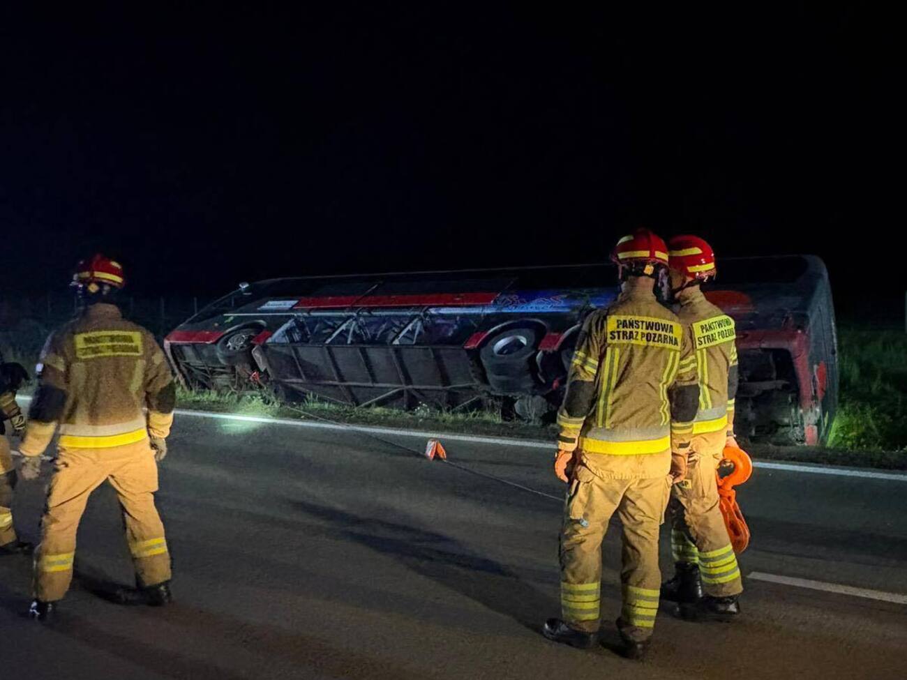Автобус упал в кювет недалеко от Вроцлава
